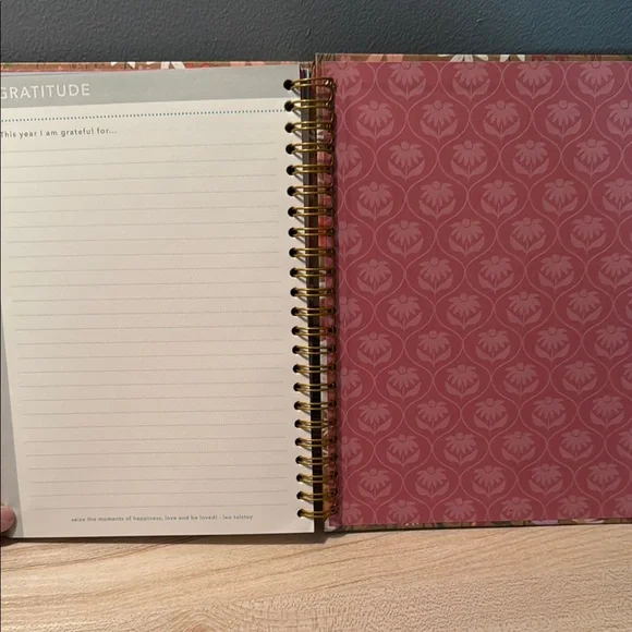 Floral 2025 Planner with Pen/Pencil Case - Picture 4 of 5